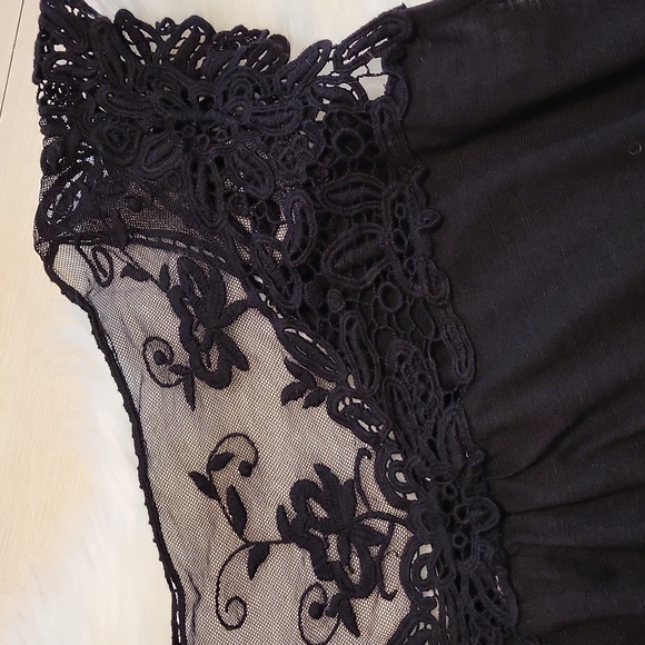 CREAM BLACK TOP - Picture 10 of 11